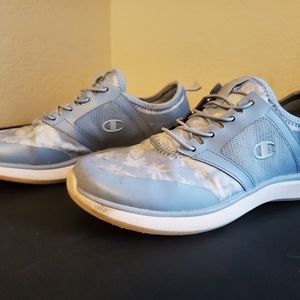 Womens tennis shoes